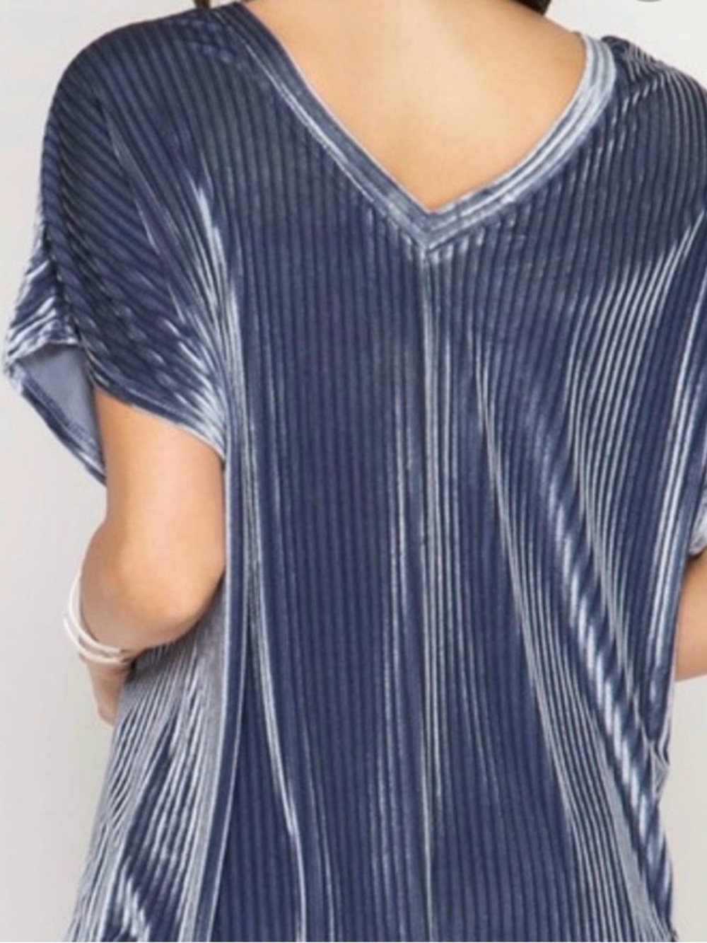 📦LAST CHANCE DONATING📦 She + Sky | Mauve Velvet Short Sleeve Top - Picture 7 of 7